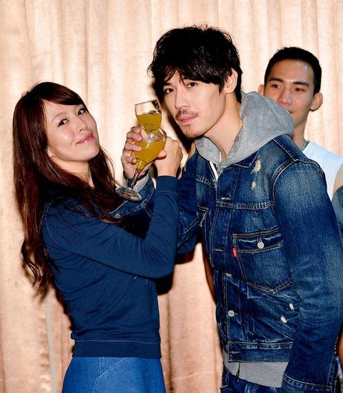 军官情人娱乐,揭秘军营中的浪漫传奇